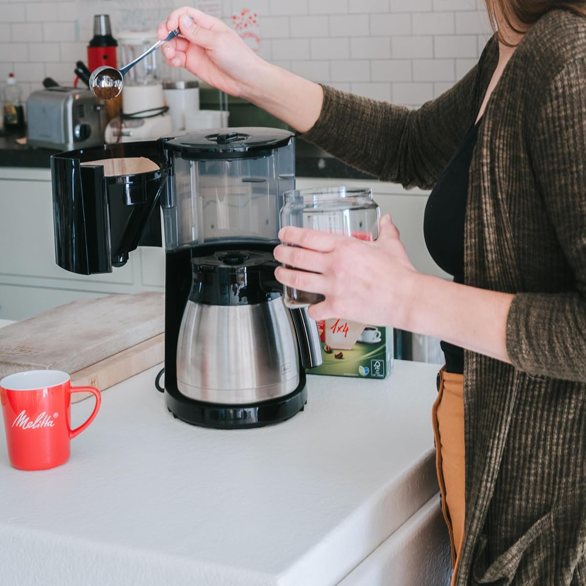 Cafetière Isotherme machine à café noir vue de face